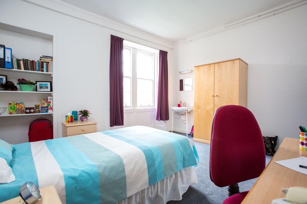 Mcintosh Hall Campus Accommodation St. Andrews Room photo